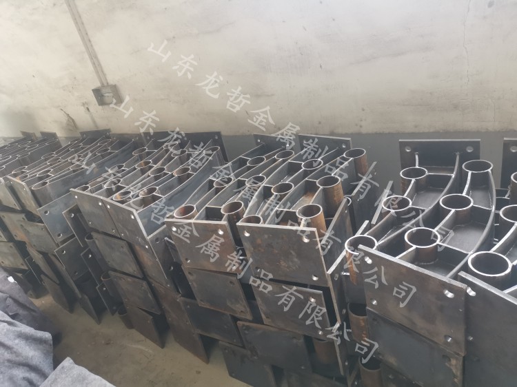 護(hù)欄防撞立柱 護(hù)欄防撞立柱